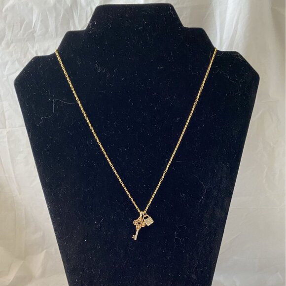 Golden Lock & Key Pendant Necklace Rhinestone Gold Chain For Women - Picture 6 of 7